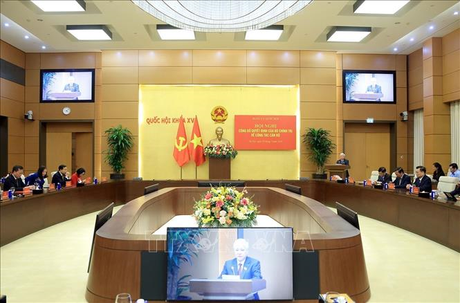 Công bố quyết định của Bộ Chính trị chỉ định Ủy ban Kiểm tra Đảng ủy Quốc hội nhiệm kỳ 2025-2030